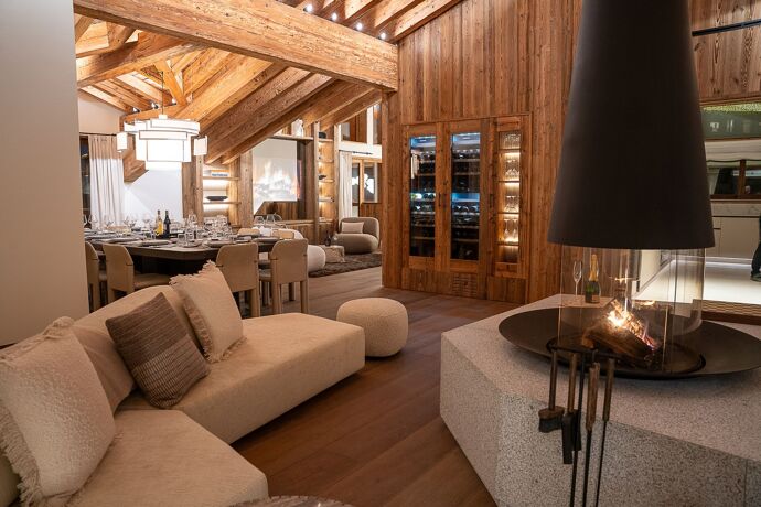 Chalet Moon